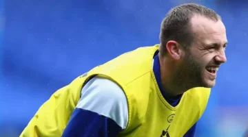 إفلاس صادم.. نجم بريميرليغ السابق ينهار ماليًا بسبب استثمارات الأفلام